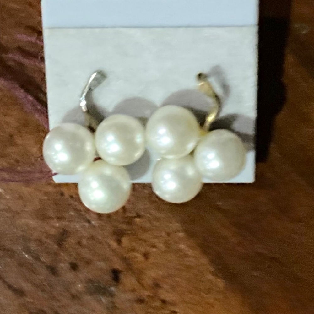 Timeless Triple Strand Ivory Freshwater Cultured Pearl Necklace/Earring Set NWT - Picture 4 of 7